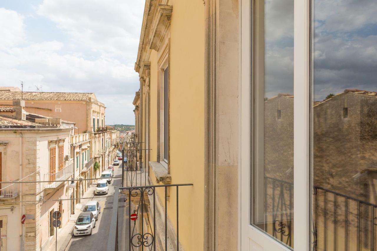 Al Corso Apartments Noto Dış mekan fotoğraf